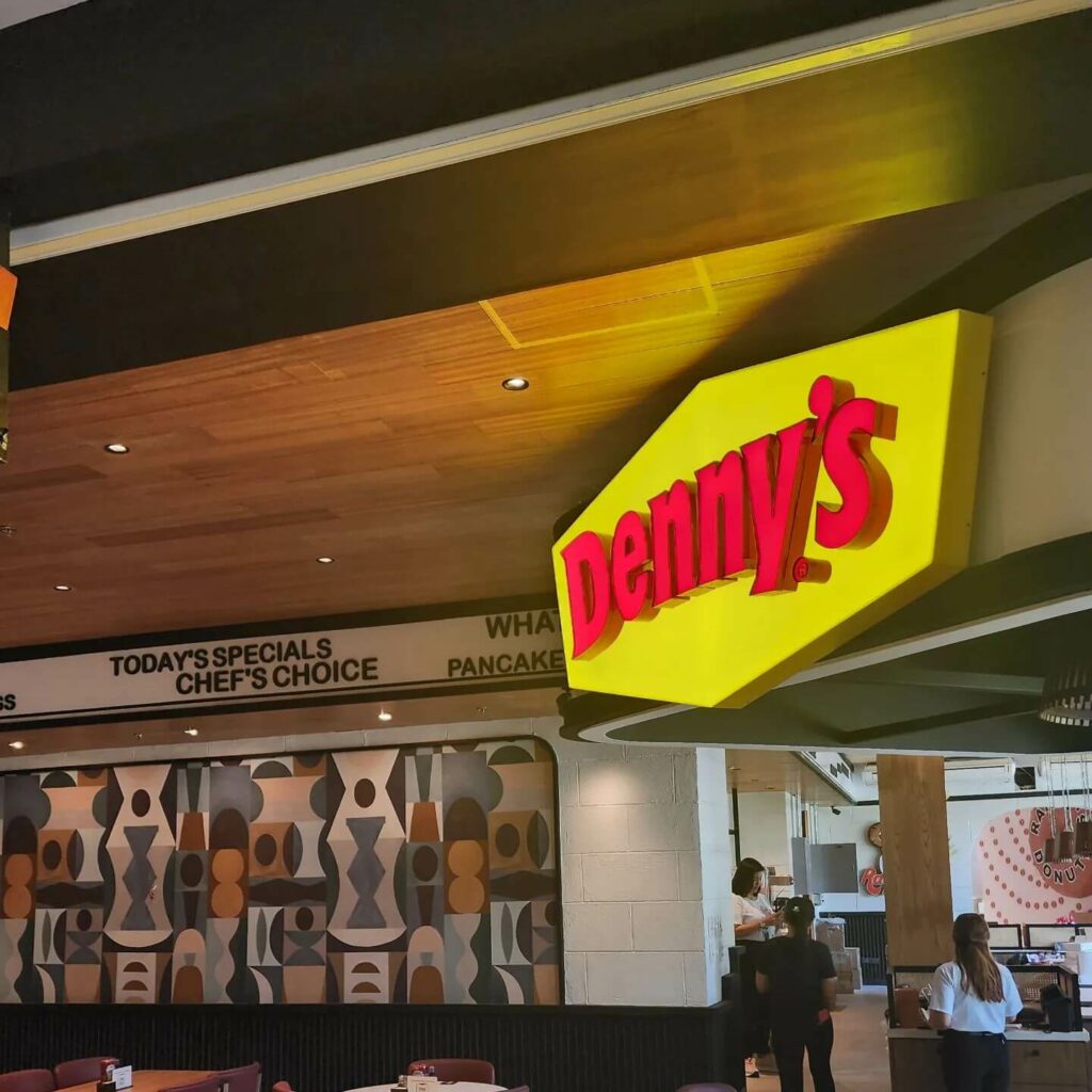 Dennys Exterior